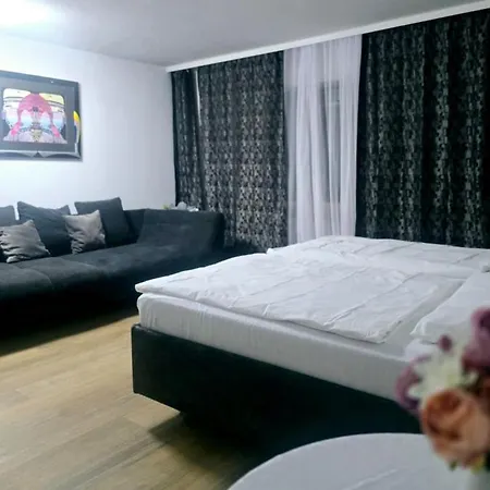 Suedhang Bei Mariahilfberg 아파트