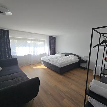 아파트 Suedhang Bei Mariahilfberg